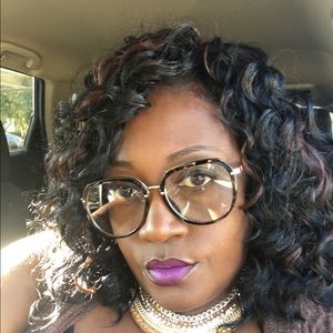 Meet your Posher, Latonya